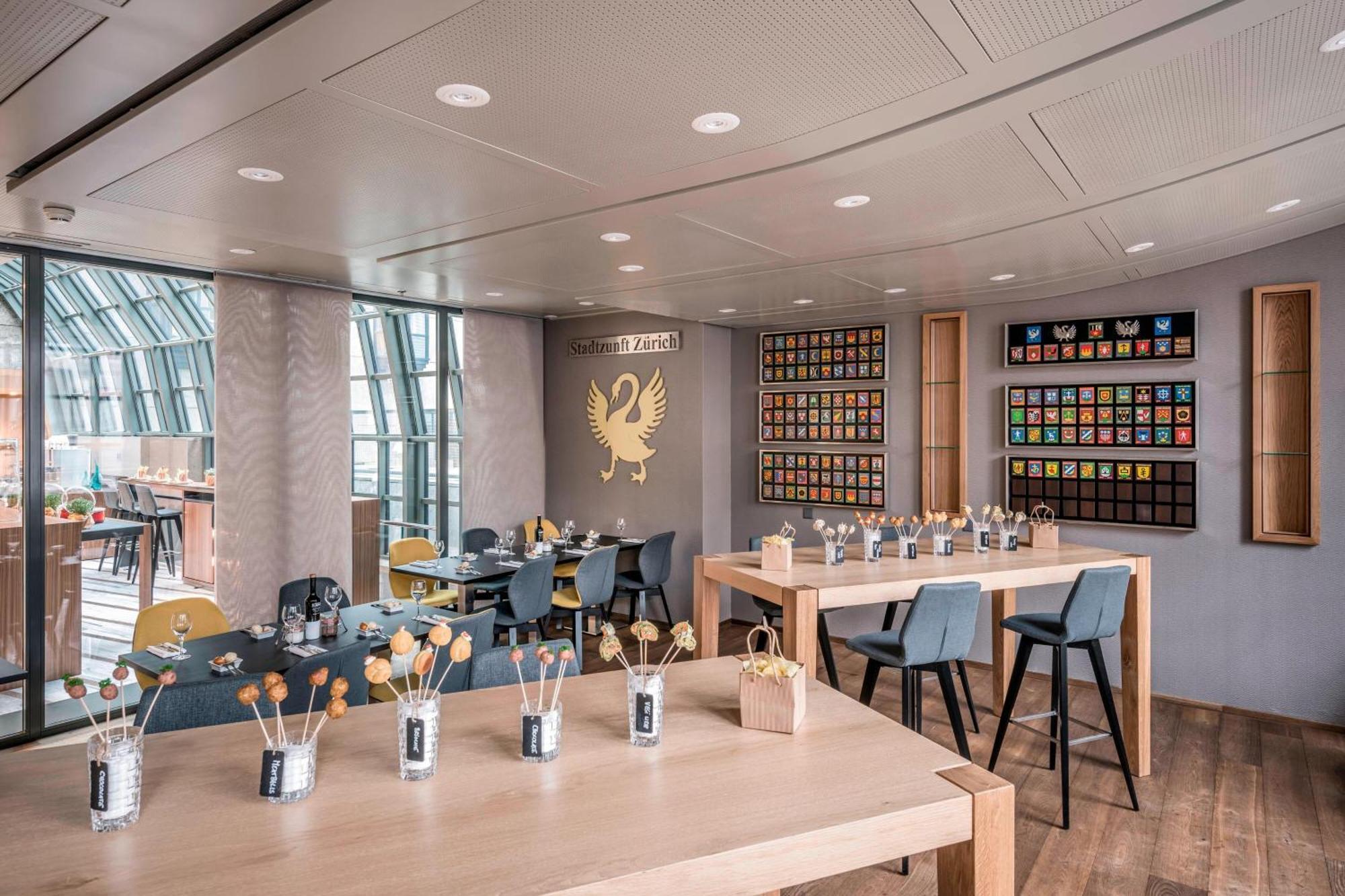 Zurich Marriott Hotel Ngoại thất bức ảnh Tea tasting room at the German Tea Museum