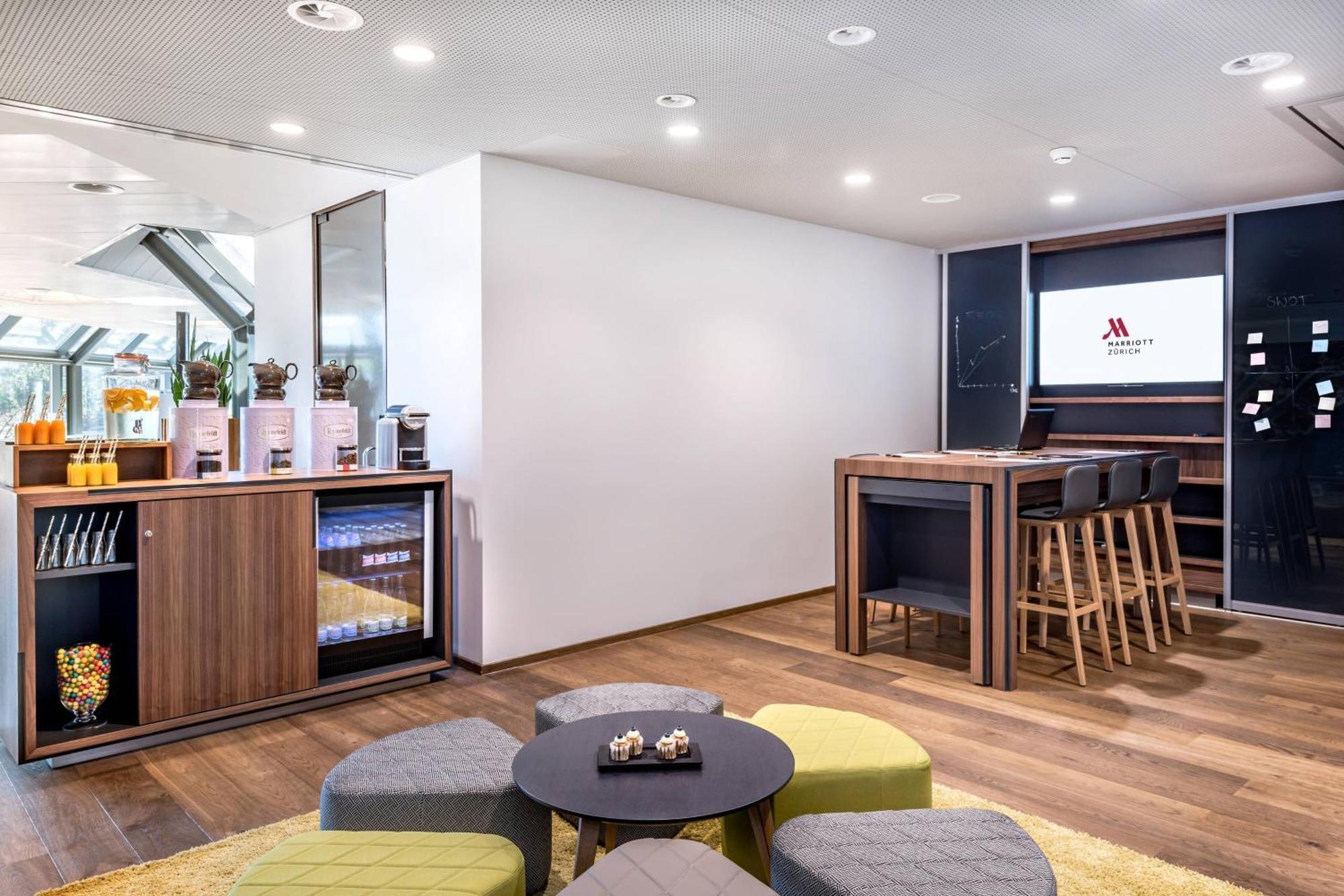 Zurich Marriott Hotel Ngoại thất bức ảnh The M Club at Frankfurt Airport